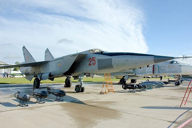 MIG-25 FOXBAT