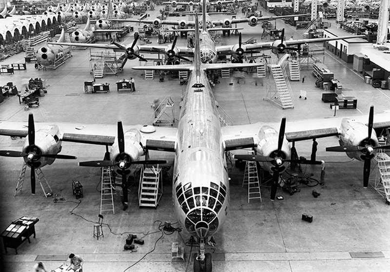 This photo illustrates the final assembly of the B-29B model at the Boeing-Renton Plant.